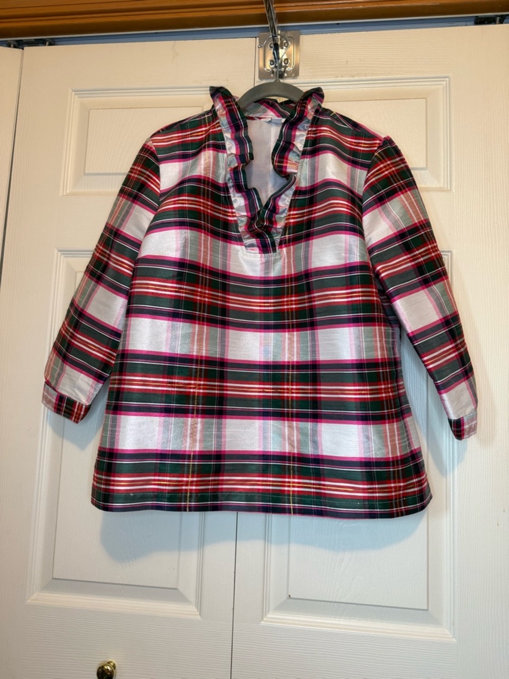 Beautiful crown & ivy Plaid Ruffle-Neck Blouse - M